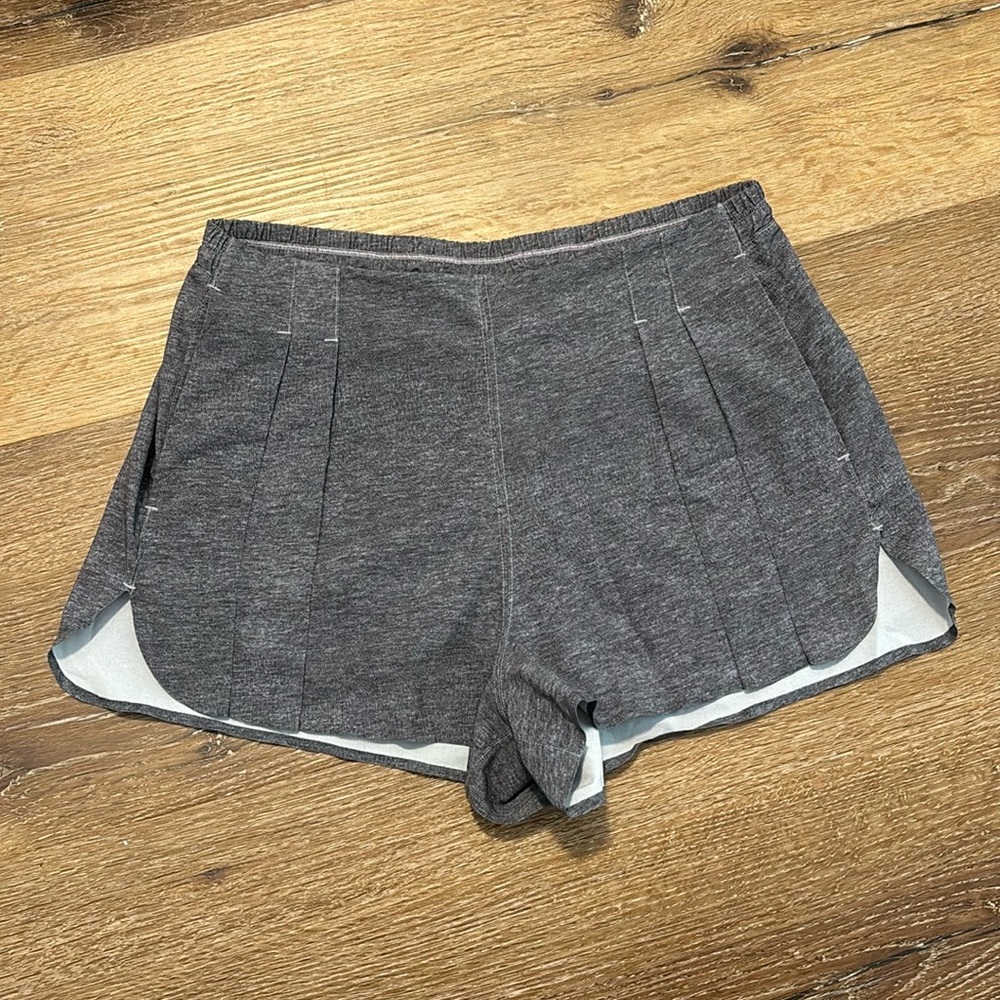 Lululemon Go Endeavor shorts in gray, size 6, 2inch inseam, 2 back zipper pocket